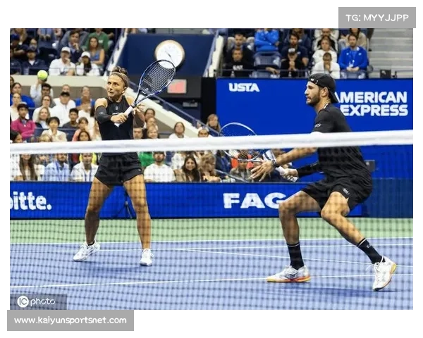 埃拉尼与瓦瓦索里卫冕美网混双冠军 再度捧起奖杯书写辉煌篇章